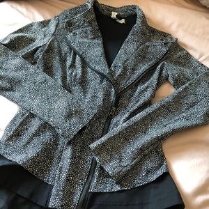 Lululemon Jacket with Removable Hood Size 4